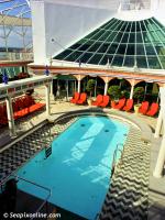 ID 2929 EXPLORER OF THE SEAS (2000/137308grt/IMO 9161728) - The Solarium Pool.
